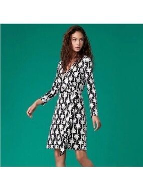 DIANE VON FURSTENBERG Eloise Wrap Dress Black and White Palm Print-M
